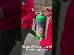 Método de uso del extintor de agua y uso del extintor